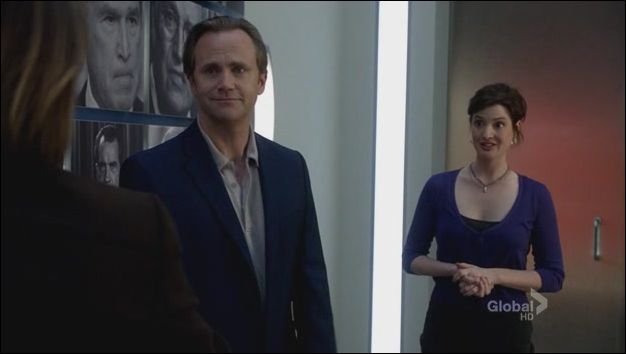 Lie.to.Me.S02E22.HDTV.XviD-LOL.[VTV][(040714)21-32-48]