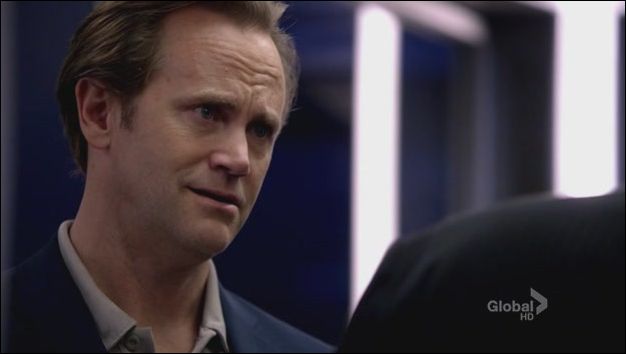 Lie.to.Me.S02E22.HDTV.XviD-LOL.[VTV][(053988)21-44-54]