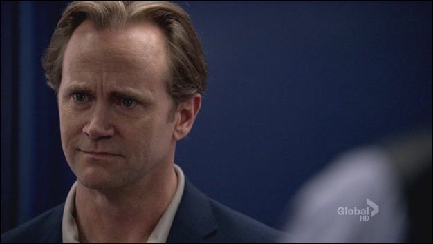 Lie.to.Me.S02E22.HDTV.XviD-LOL.[VTV][(055240)21-46-25]