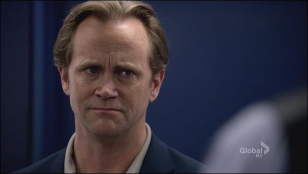 Lie.to.Me.S02E22.HDTV.XviD-LOL.[VTV][(055650)21-46-52]