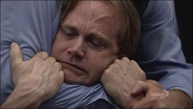 Lie.to.Me.S02E22.HDTV.XviD-LOL.[VTV][(056704)21-48-34]