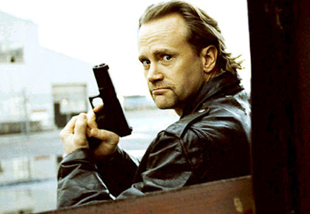 wanted_press_lee_gun1