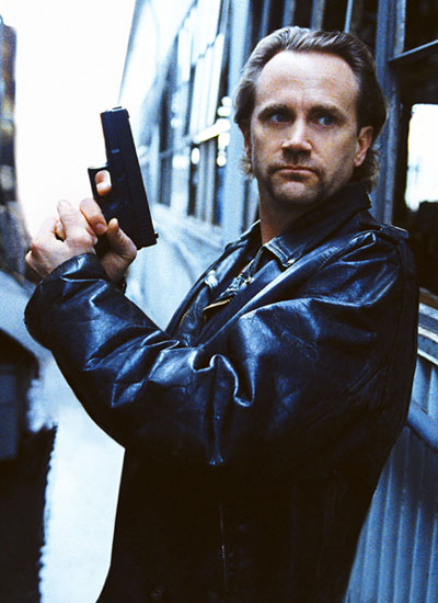 wanted_press_lee_gun2